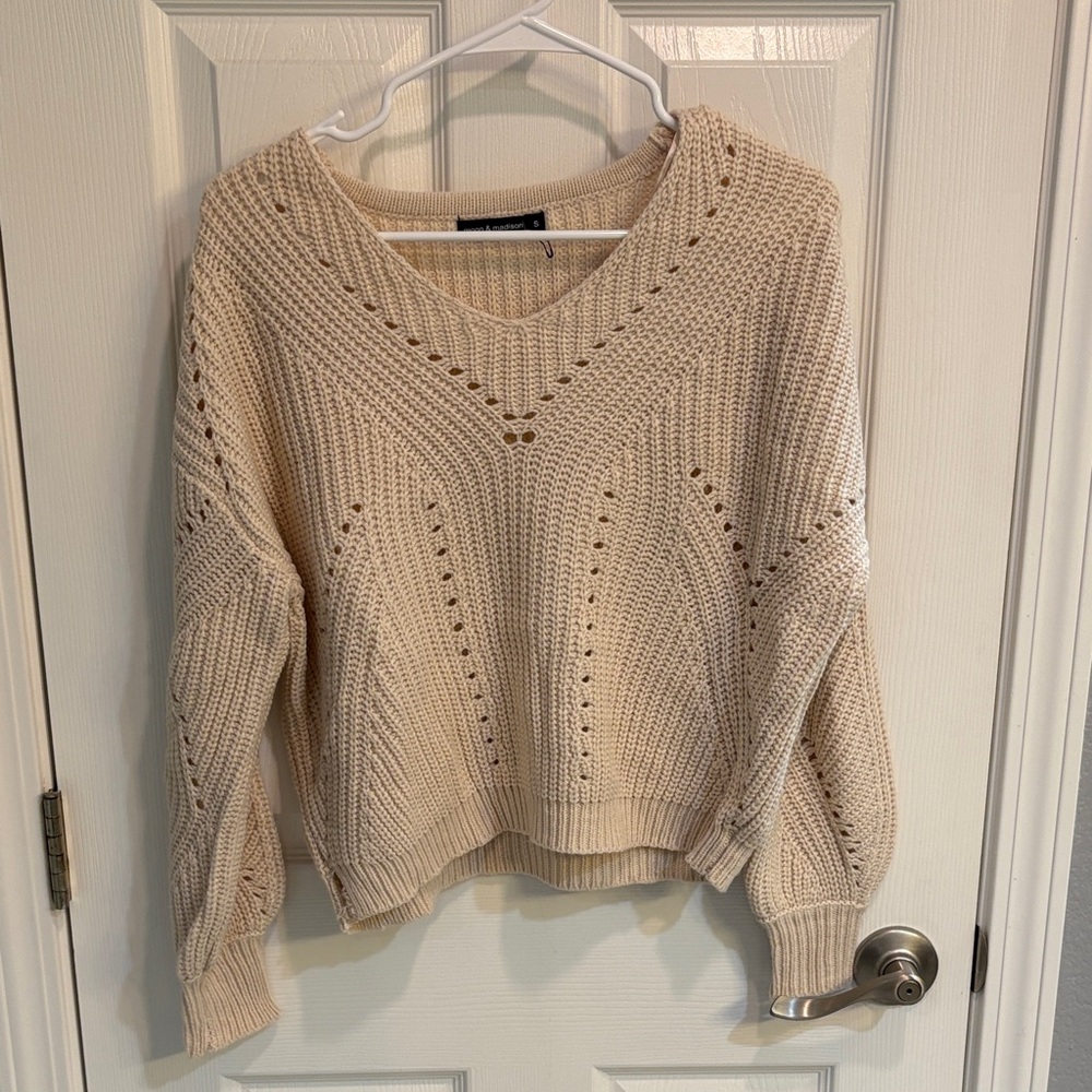 moon & madison Cream V-Neck Sweater